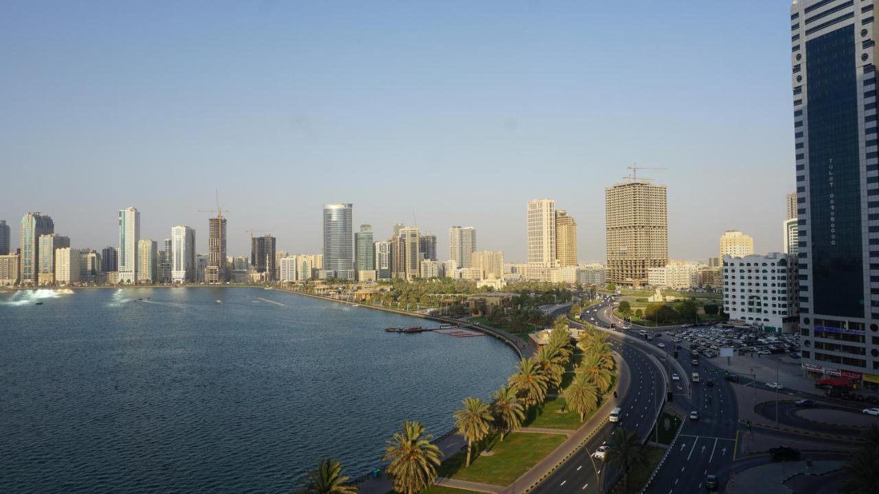 Golden Tulip Sharjah Aparthotel ภายนอก รูปภาพ