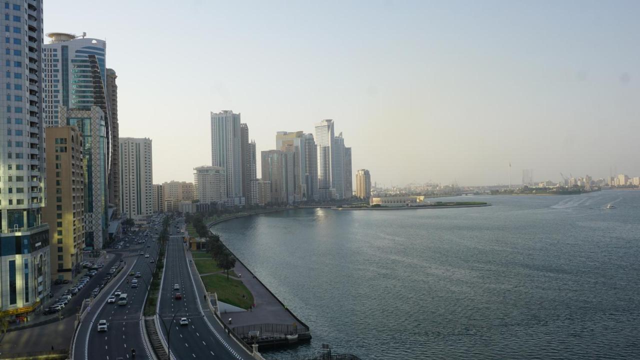 Golden Tulip Sharjah Aparthotel ภายนอก รูปภาพ