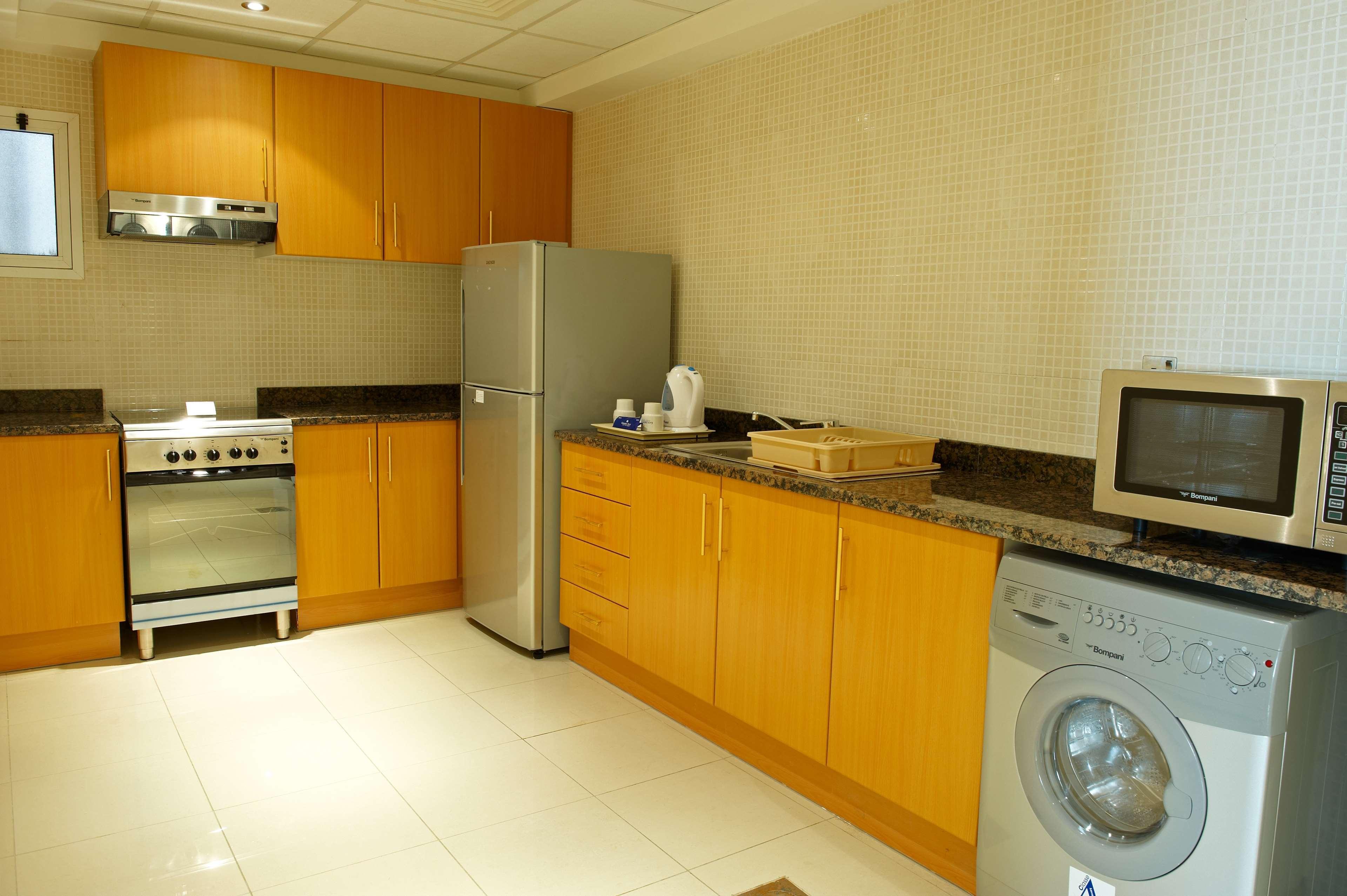 Golden Tulip Sharjah Aparthotel ภายนอก รูปภาพ