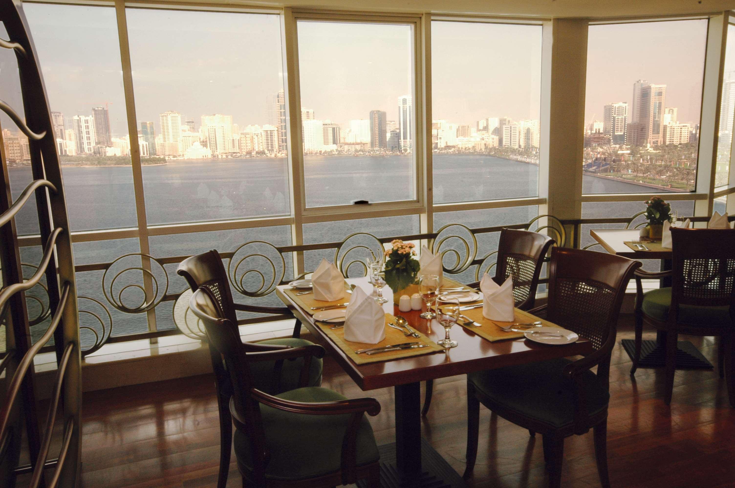 Golden Tulip Sharjah Aparthotel ภายนอก รูปภาพ