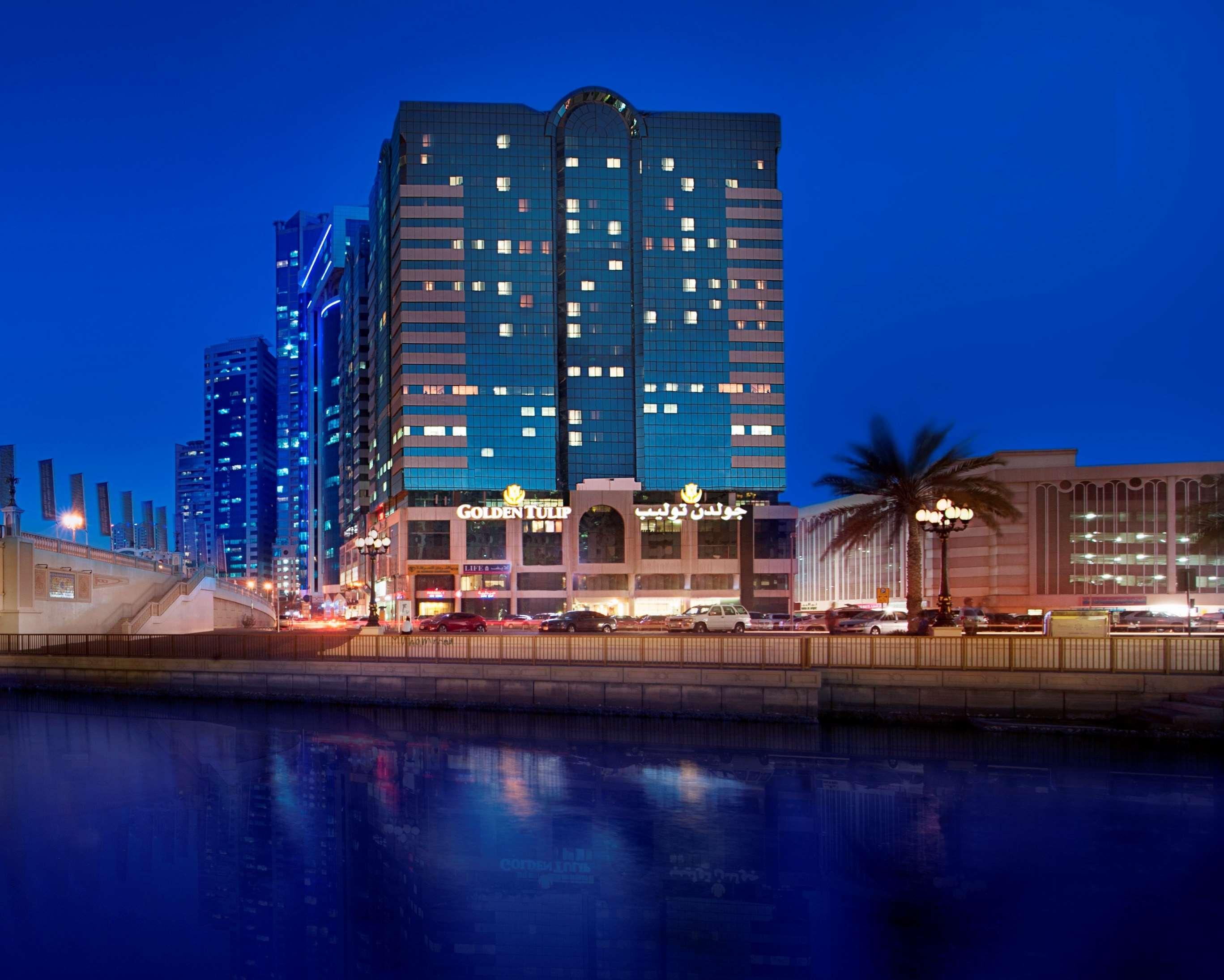 Golden Tulip Sharjah Aparthotel ภายนอก รูปภาพ
