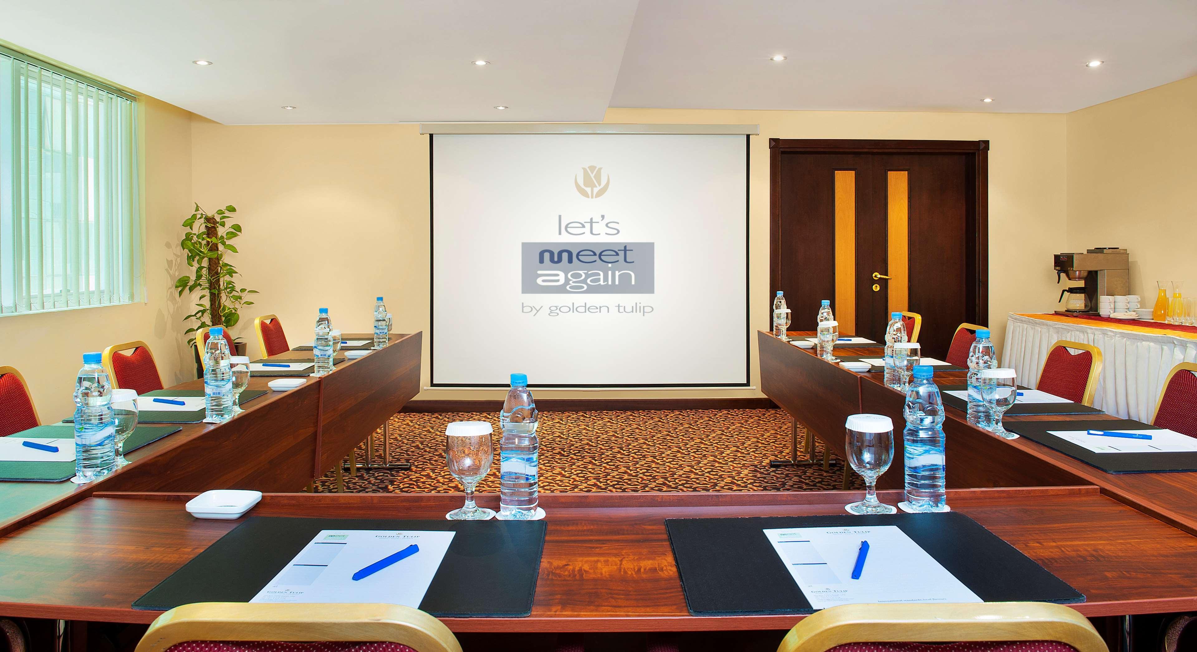 Golden Tulip Sharjah Aparthotel ภายนอก รูปภาพ