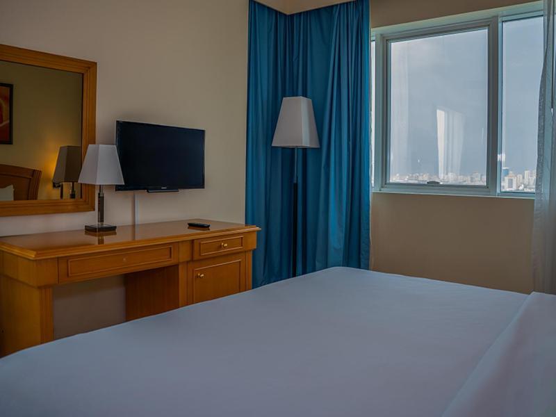 Golden Tulip Sharjah Aparthotel ภายนอก รูปภาพ